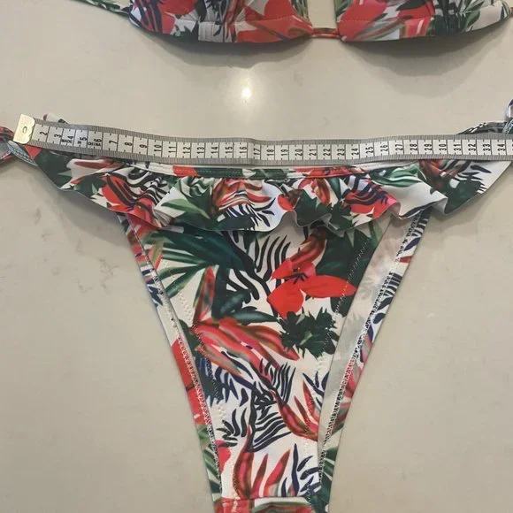 Floral Bikini - Picture 4 of 7